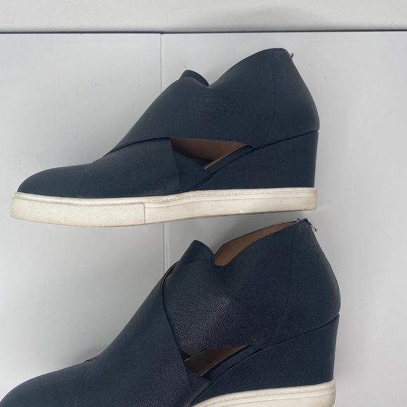 Paola Black/White Shows - Picture 6 of 15